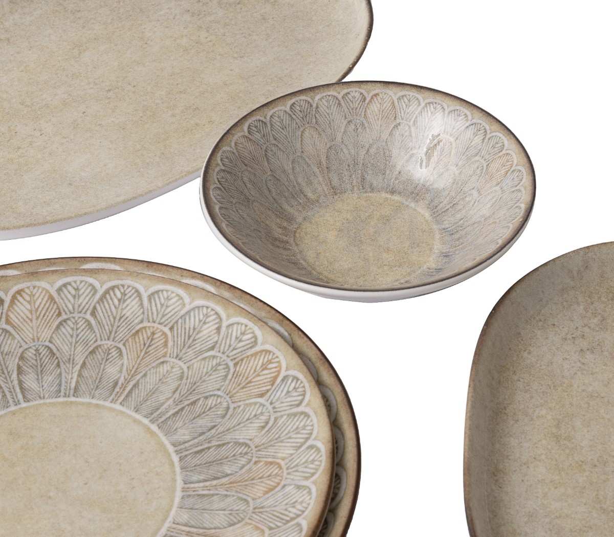 Leaf Pattern Dinnerware Set for 4